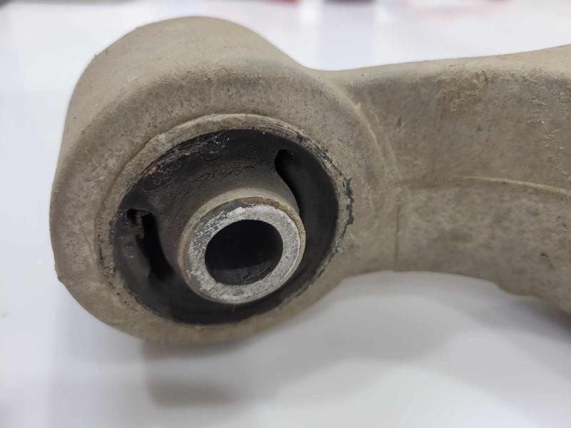 2004 Lincoln Navigator Lower Control Arm Rr