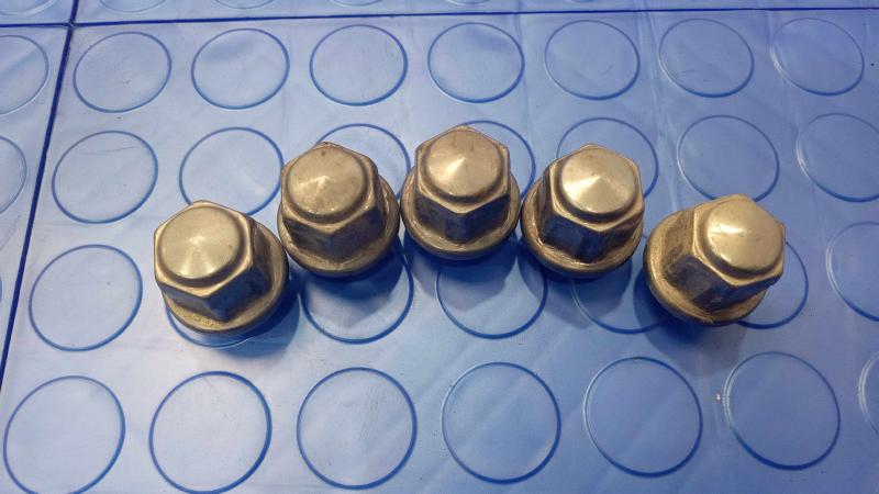 2013 Ford Escape Lug Nuts