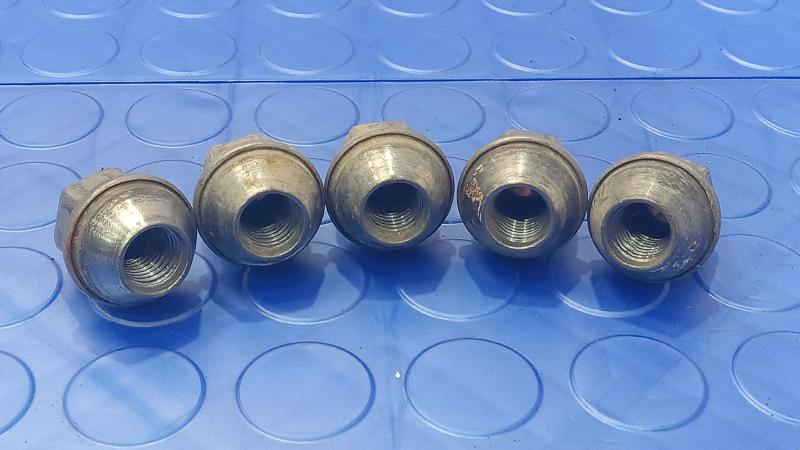 2013 Ford Escape Lug Nuts