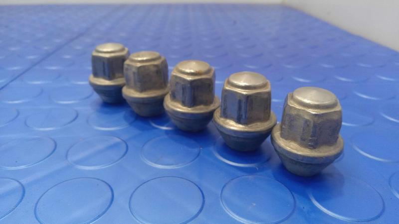2013 Ford Escape Lug Nuts