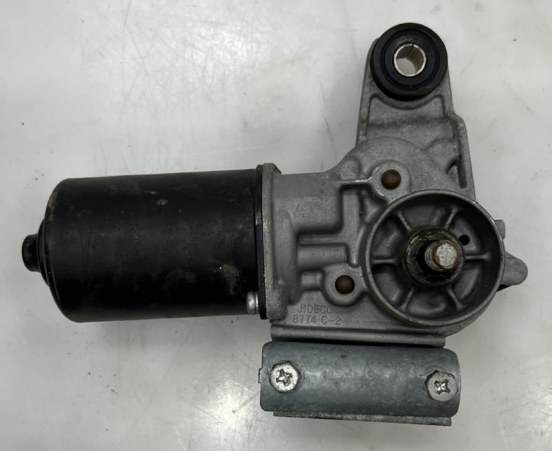 2011 Nissan Armada Wiper Motor Front
