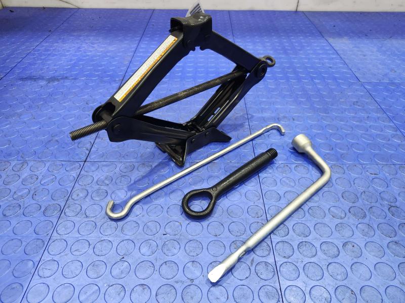 2017 Toyota Prius Jack Assembly