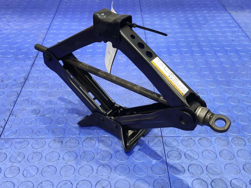 2017 Toyota Prius Jack Assembly