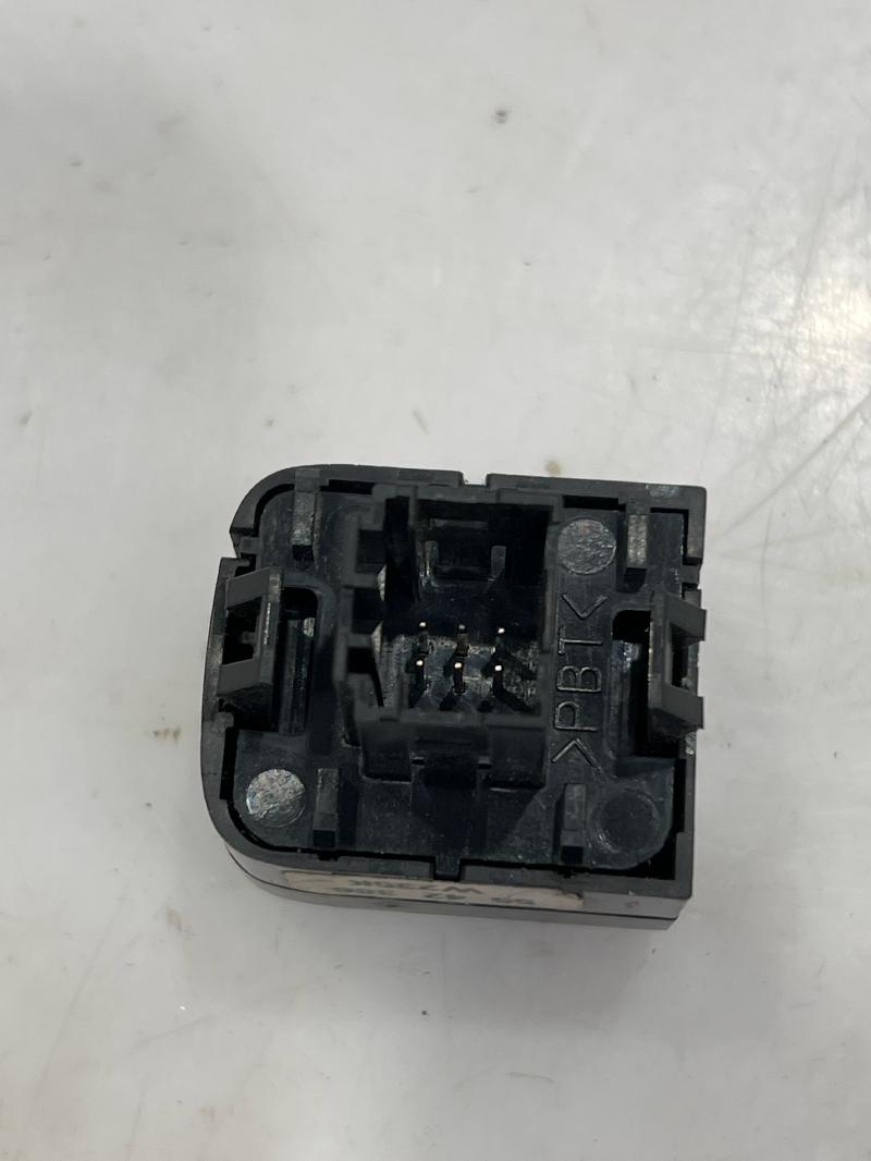 1999 - 2003 Saab 9-3 OnStar Control Switch OEM 5542386