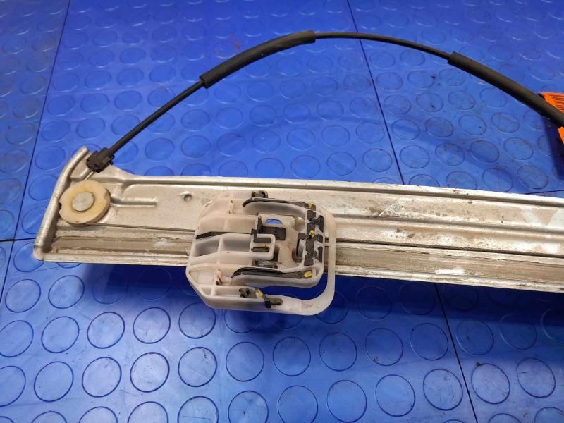 2016 Ford Escape Front Door Regulator