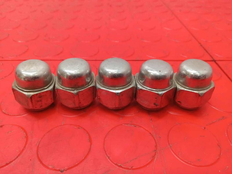 2020 Nissan Sentra Lug Nuts