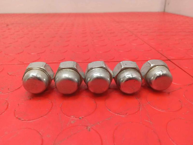 2020 Nissan Sentra Lug Nuts