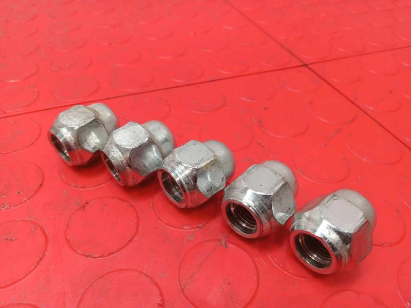 2020 Nissan Sentra Lug Nuts