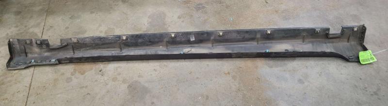 2015 Genesis Genesis Rocker Moulding