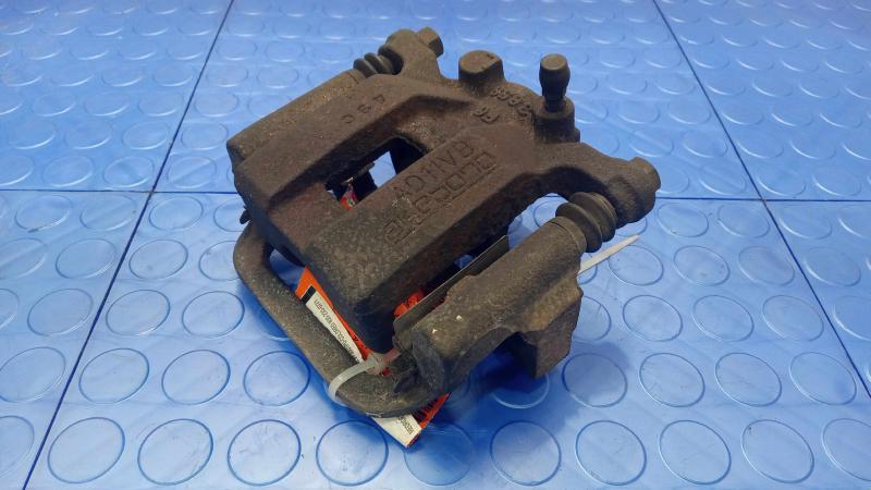 2015 Nissan Rogue Caliper