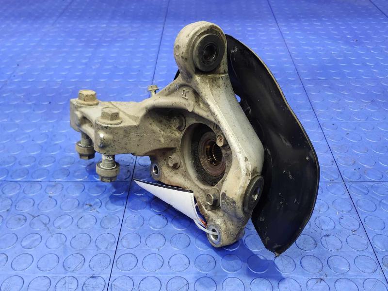 2013 Toyota Prius Spindle Knuckle Front
