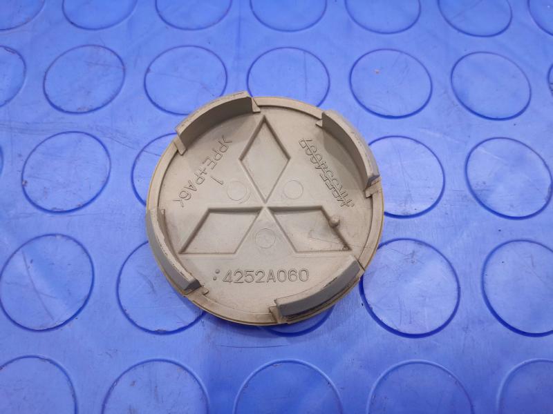 2016 Mitsubishi Outlander Center Cap
