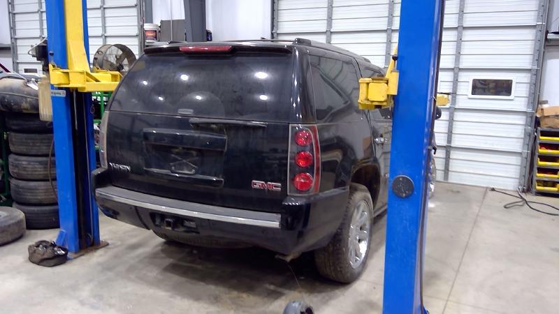 2013 GMC Yukon Quarter Panel