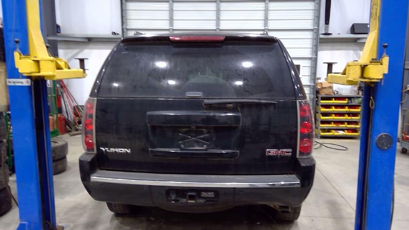 2013 GMC Yukon Quarter Panel