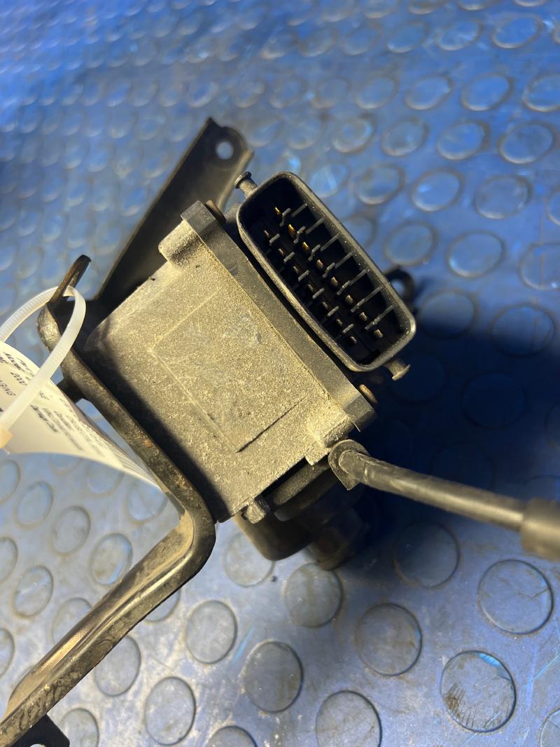 1998 - 2001 Toyota 4Runner Cruise Control Servo Actuator OEM 880010W030