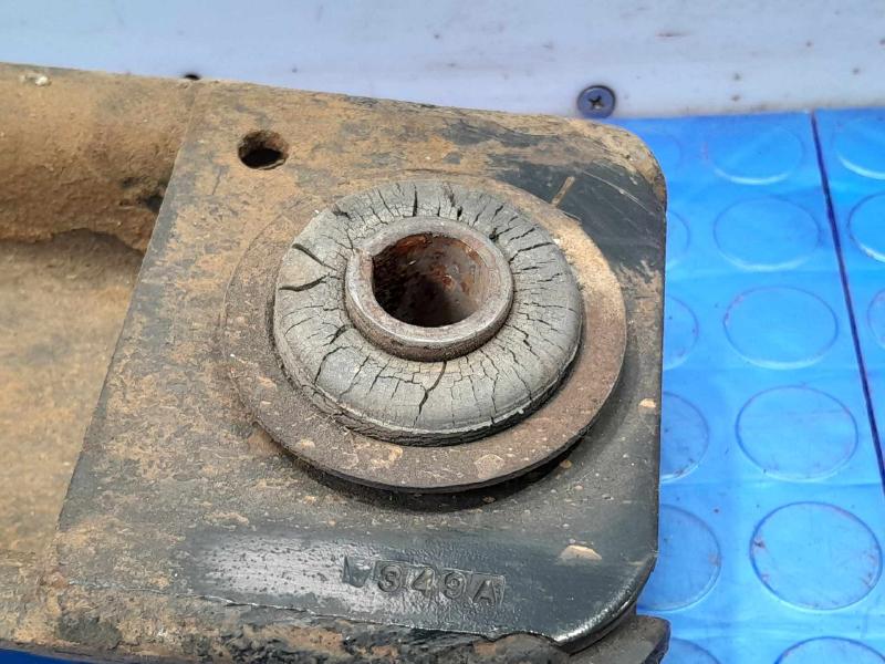 2013 Ford F-250 Super Duty Lower Control Arm Front