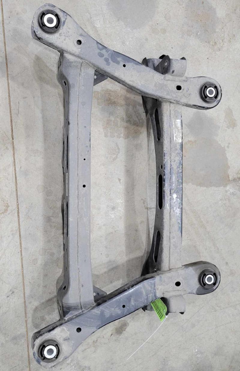 2015 Chrysler 200 Crossmember/Cradle/Undercarria