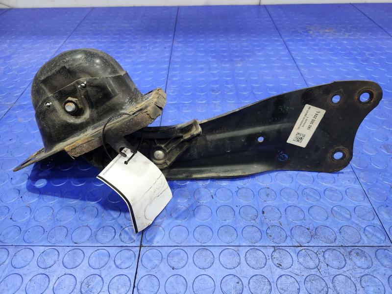 2018 Volkswagen Passat Lower Control Arm Rr