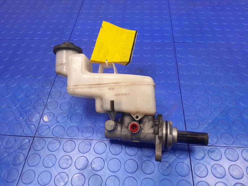 2012 Toyota Camry 2.5L Brake Master Cylinder Assembly Genuine OEM 4720106440