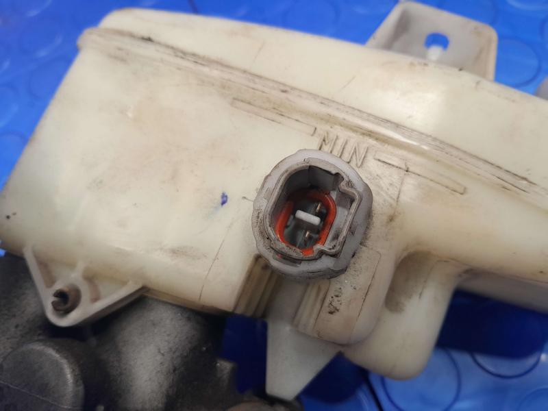 2012 Toyota Camry 2.5L Brake Master Cylinder Assembly Genuine OEM 4720106440