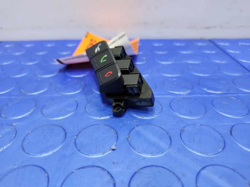 2013-2016 Hyundai Santa Fe Steering Wheel Bluetooth Phone Switch Genuine OEM