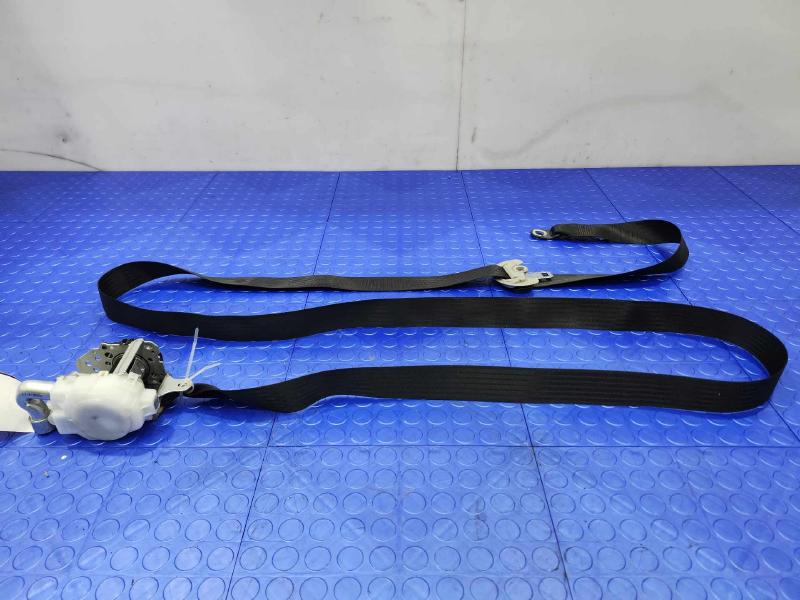 2014 Toyota Prius Front Seat Belt