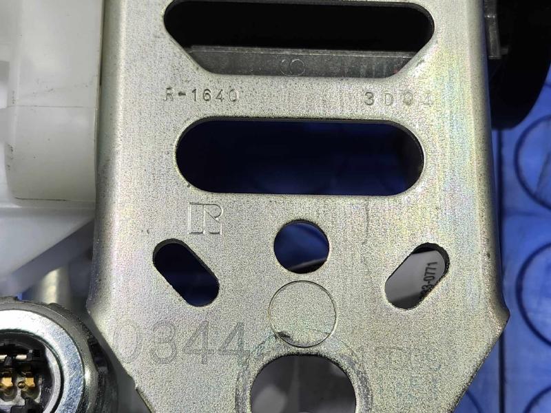 2014 Toyota Prius Front Seat Belt