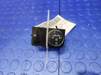 2019 Chevrolet Silverado 3500 Headlight Switch (Dash Mtd)