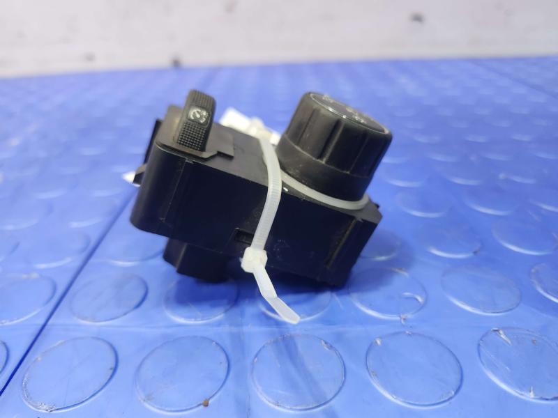2019 Chevrolet Silverado 3500 Headlight Switch (Dash Mtd)