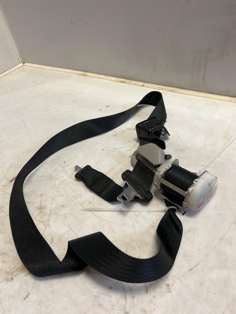 2012 2013 2014 Toyota Yaris Hatchback Rear Center Seat Belt Retractor Black OEM 7331052080C1