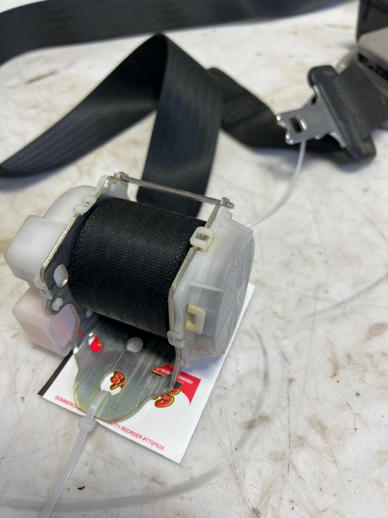 2012 2013 2014 Toyota Yaris Hatchback Rear Center Seat Belt Retractor Black OEM 7331052080C1