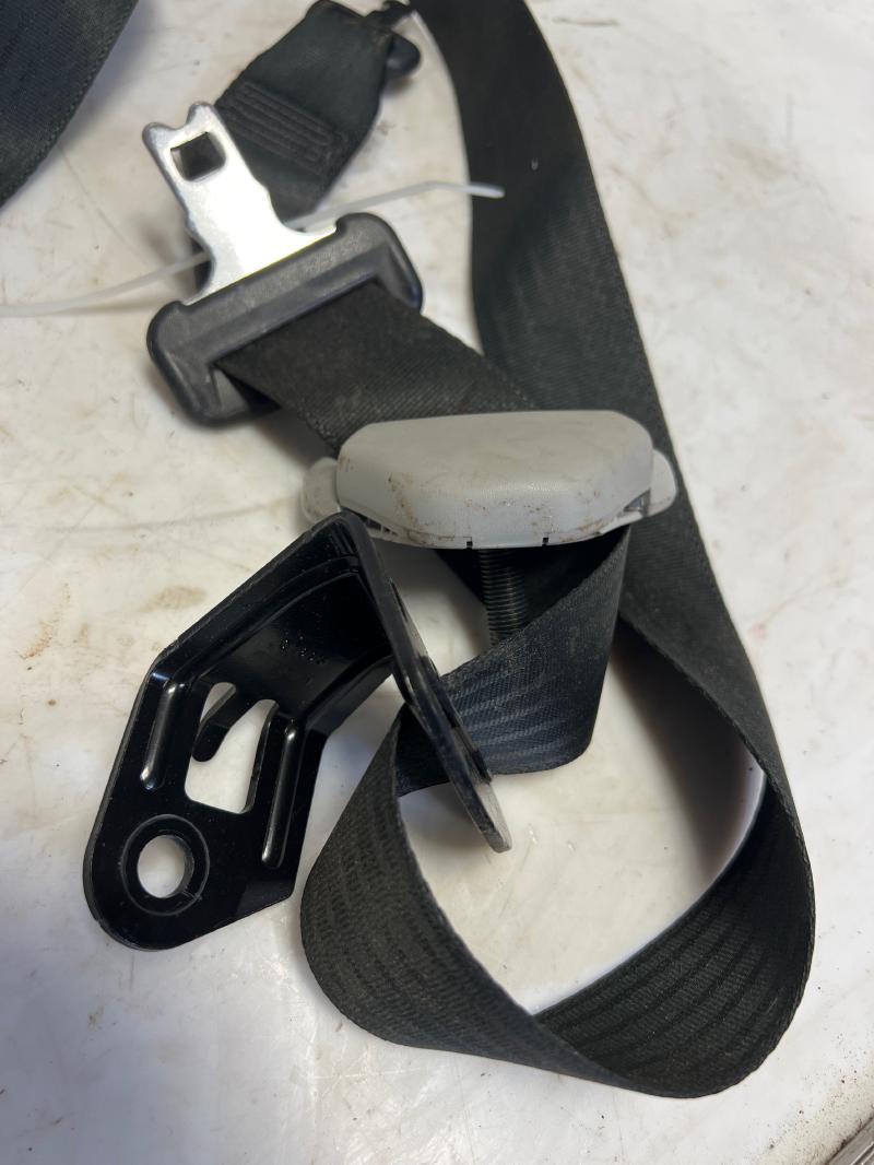 2012 2013 2014 Toyota Yaris Hatchback Rear Center Seat Belt Retractor Black OEM 7331052080C1