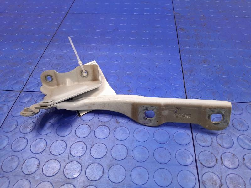 2016 Chevrolet Trax Hood Hinge