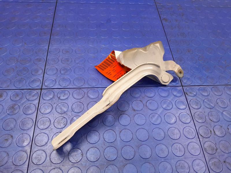 2016 Chevrolet Trax Hood Hinge