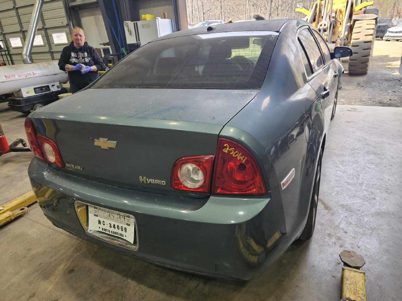 2009 Chevrolet Malibu Center Pillar