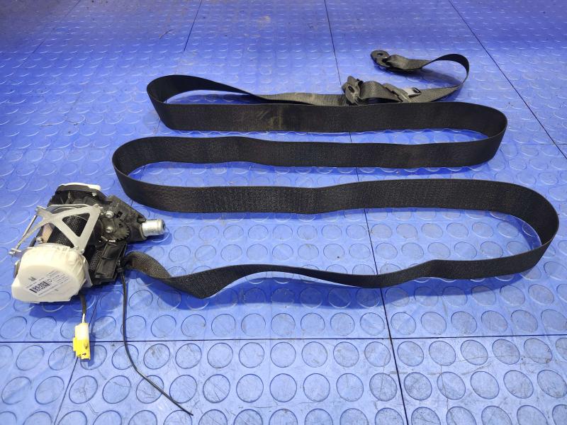 2011 Maserati Quattroporte Front Seat Belt