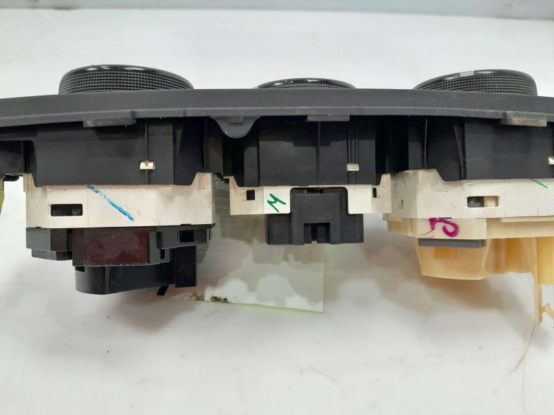 2009 Toyota Corolla Heater A/C Control