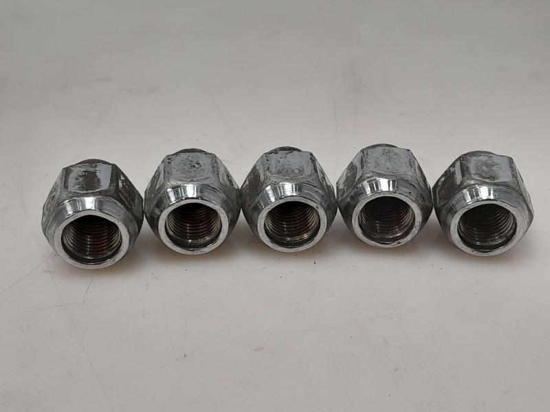 2016 Subaru Legacy Lug Nuts