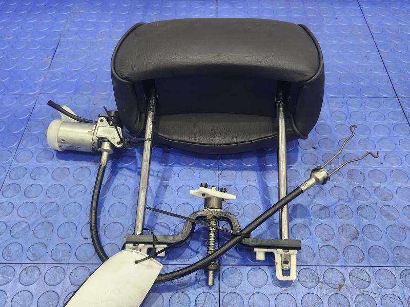 2011 Maserati Quattroporte Headrest