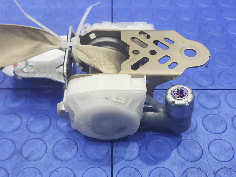 2008 Subaru Tribeca Front Seat Belt