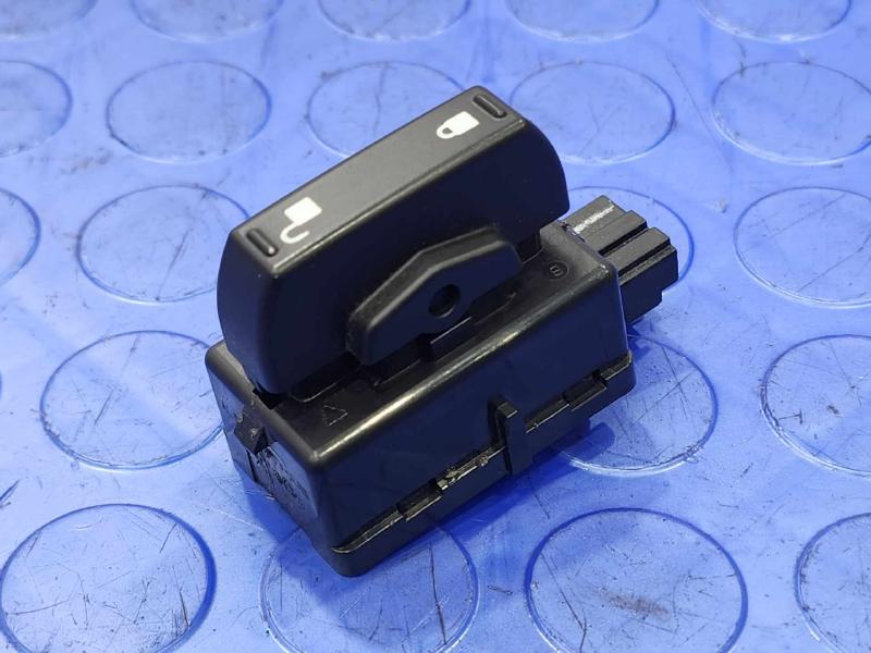 2014 Ford Mustang Door Switch Front