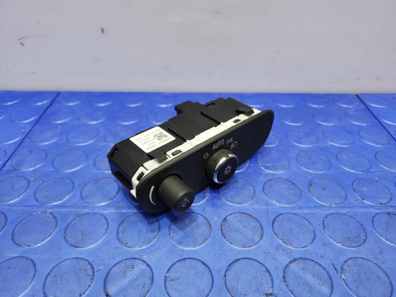 2023 Chevrolet Bolt EUV Headlight Switch (Dash Mtd)