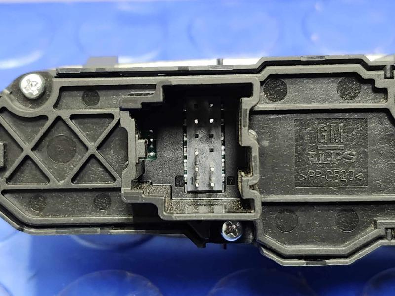 2023 Chevrolet Bolt EUV Headlight Switch (Dash Mtd)