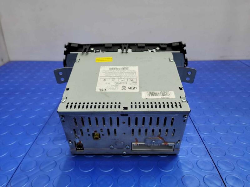 2013 Hyundai Santa Fe Audio & Visual Equip.(Radio)