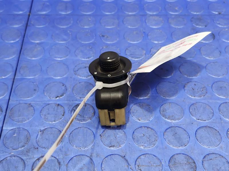 2010 Dodge Challenger Door Switch Front