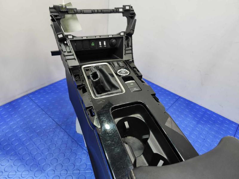 2022 Mitsubishi Eclipse Cross Front Console
