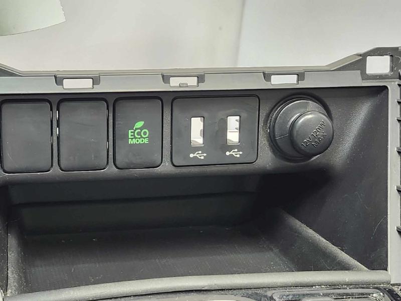 2022 Mitsubishi Eclipse Cross Front Console