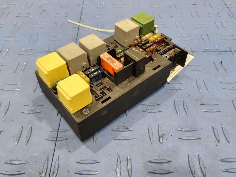 2010 Mercedes ML-Class Engine Fuse Box