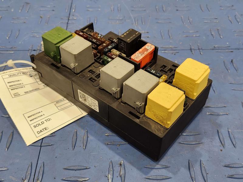 2010 Mercedes ML-Class Engine Fuse Box