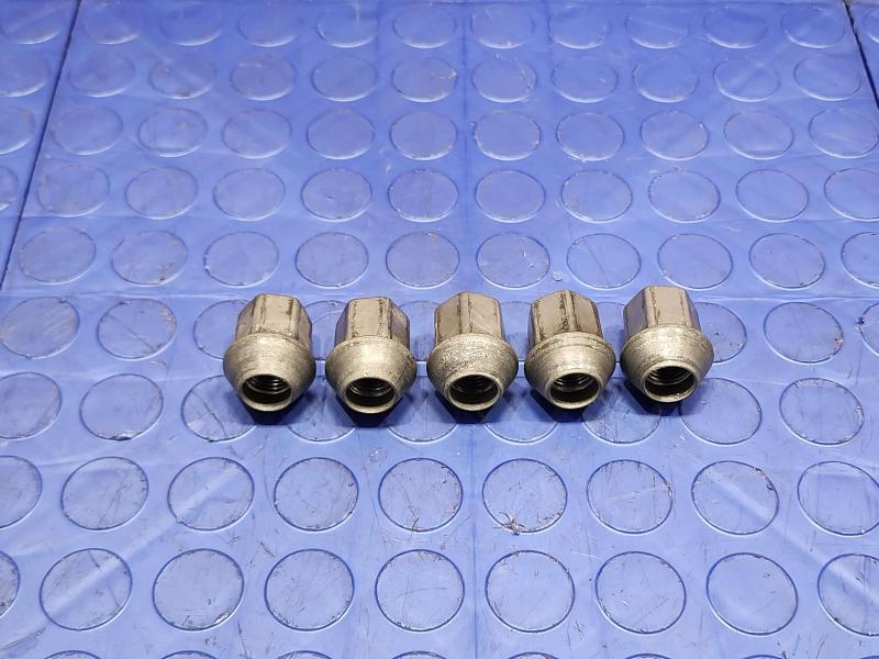 2020 Land Rover Discovery Sport Lug Nuts